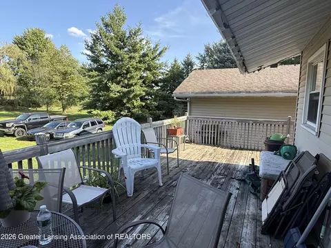 Exterior - 11433 S Francis Rd, Dewitt, MI 48820 photo 2 of 5