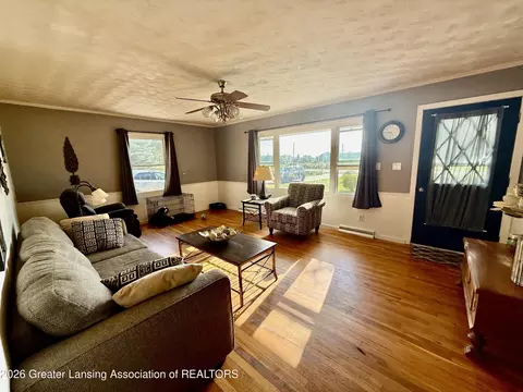 Living - 11433 S Francis Rd, Dewitt, MI 48820 photo 2 of 3