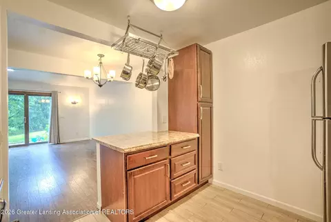 Kitchen - 5411 Maple Ridge Rd #74, Haslett, MI 48840 photo 2 of 4