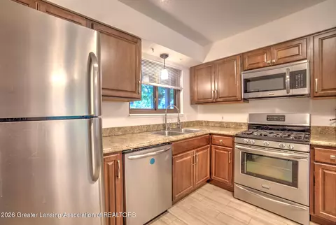 Kitchen - 5411 Maple Ridge Rd #74, Haslett, MI 48840 photo 4 of 4