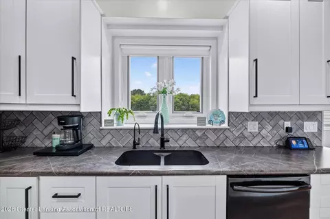 Kitchen - 2610 S Edgar Rd, Mason, MI 48854 photo 5 of 5