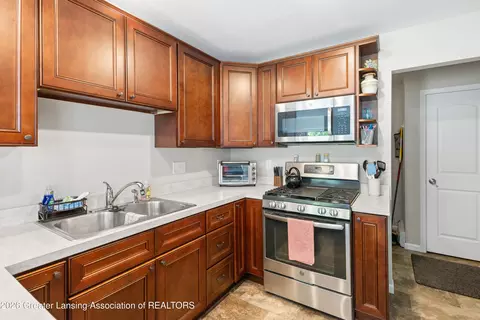 Kitchen - 15380 Webster Rd, Bath, MI 48808 photo 3 of 5