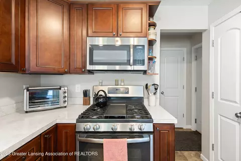 Kitchen - 15380 Webster Rd, Bath, MI 48808 photo 4 of 5