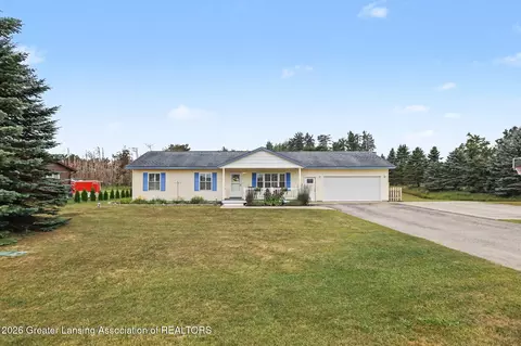 2036 Sunrise Ct, Gaylord, MI 49735