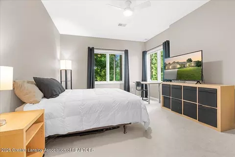 Bedroom - 5532 Silverleaf Ct, Haslett, MI 48840 photo 4 of 4