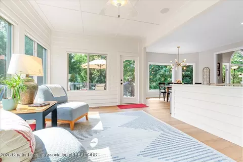 Entry Way - 5532 Silverleaf Ct, Haslett, MI 48840 photo 2 of 2