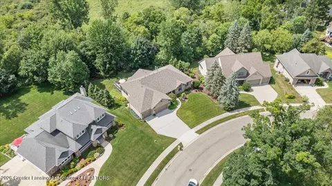 View/Area - 5532 Silverleaf Ct, Haslett, MI 48840 photo 5 of 10