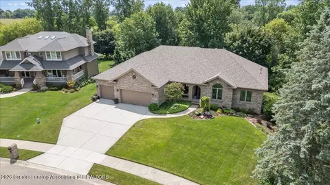 View/Area - 5532 Silverleaf Ct, Haslett, MI 48840 photo 7 of 10