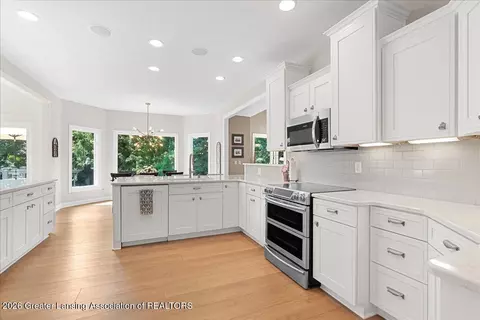 Kitchen - 5532 Silverleaf Ct, Haslett, MI 48840 photo 4 of 5