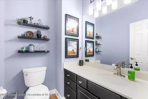 Bath - 5532 Silverleaf Ct, Haslett, MI 48840 photo 1 of 8