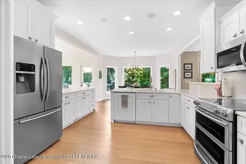 Kitchen - 5532 Silverleaf Ct, Haslett, MI 48840 photo 5 of 5