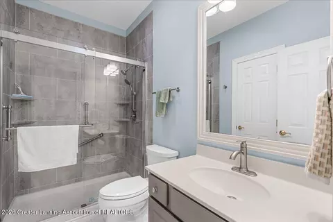 Bath - 5532 Silverleaf Ct, Haslett, MI 48840 photo 6 of 8