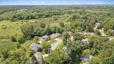 View/Area - 5532 Silverleaf Ct, Haslett, MI 48840 photo 2 of 10