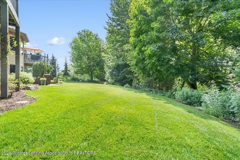 Exterior - 5532 Silverleaf Ct, Haslett, MI 48840 photo 7 of 9