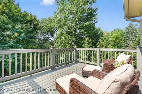 Exterior - 5532 Silverleaf Ct, Haslett, MI 48840 photo 5 of 9
