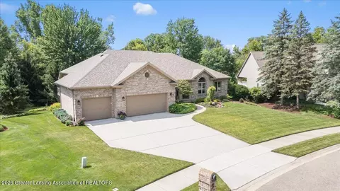 View/Area - 5532 Silverleaf Ct, Haslett, MI 48840 photo 6 of 10
