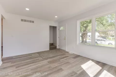 Living - 931 Mel Ave, Lansing, MI 48911 photo 2 of 4