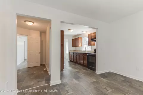 Entry Way - 931 Mel Ave, Lansing, MI 48911 photo 4 of 5