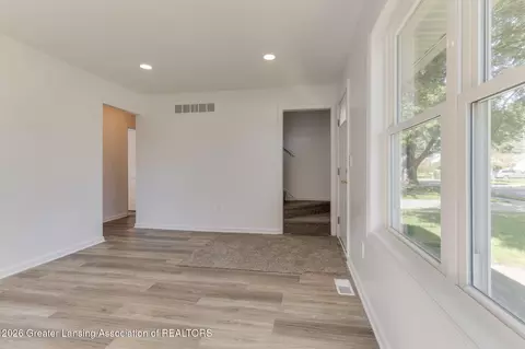 Living - 931 Mel Ave, Lansing, MI 48911 photo 3 of 4