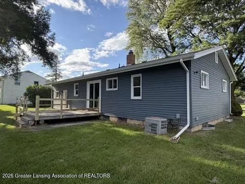 Exterior - 3717 Starlight Ln, Lansing, MI 48911 photo 4 of 7