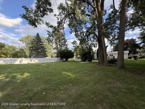 Exterior - 3717 Starlight Ln, Lansing, MI 48911 photo 6 of 7