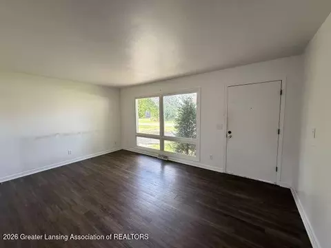 Living - 3717 Starlight Ln, Lansing, MI 48911 photo 1 of 4