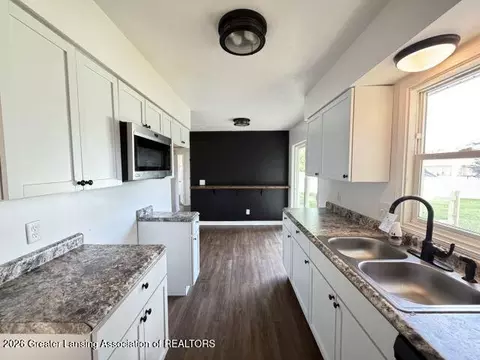 Kitchen - 3717 Starlight Ln, Lansing, MI 48911 photo 1 of 2