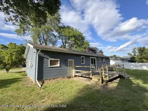 Exterior - 3717 Starlight Ln, Lansing, MI 48911 photo 3 of 7