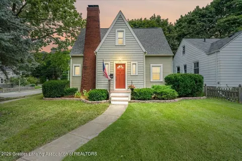 2301 Strathmore Rd, Lansing, MI 48910