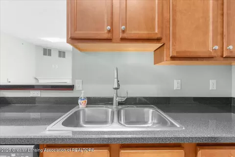 Kitchen - 15120 Via Carmella Dr, Dewitt, MI 48820 photo 4 of 4