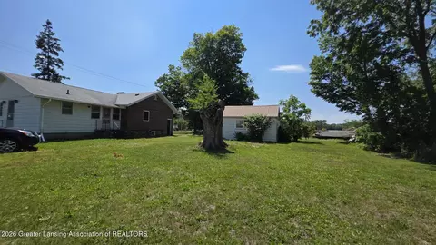 Exterior - 1323 E Willoughby Rd, Lansing, MI 48911 photo 2 of 4
