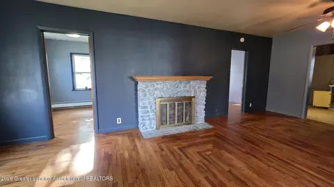 Living - 1323 E Willoughby Rd, Lansing, MI 48911 photo 12 of 12