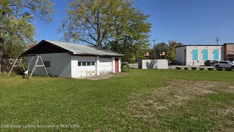 Exterior - 1323 E Willoughby Rd, Lansing, MI 48911 photo 1 of 3
