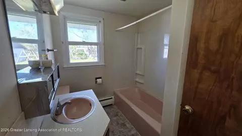 Bath - 1323 E Willoughby Rd, Lansing, MI 48911 photo 2 of 2