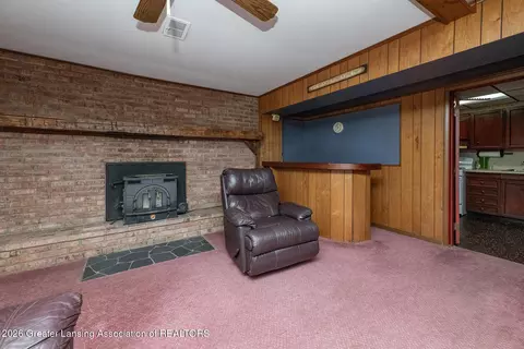 Living - 1004 Hanover St, Owosso, MI 48867 photo 2 of 2