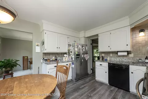 Kitchen - 1004 Hanover St, Owosso, MI 48867 photo 3 of 3