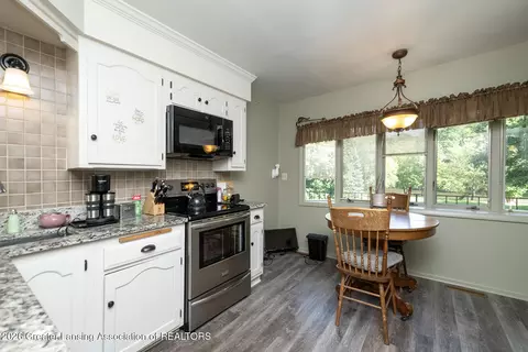 Kitchen - 1004 Hanover St, Owosso, MI 48867 photo 1 of 3