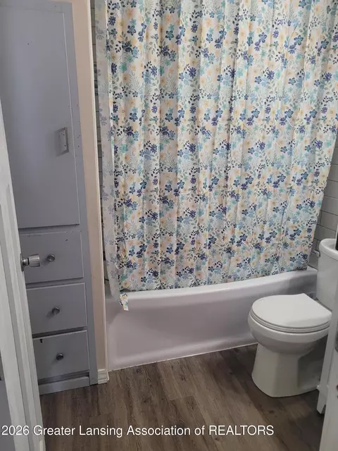 Bath - 326 S Main St, Fowler, MI 48835 photo 2 of 3