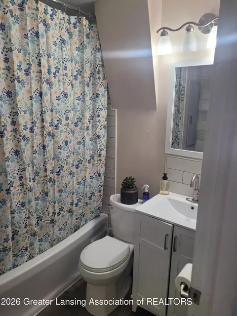 Bath - 326 S Main St, Fowler, MI 48835 photo 1 of 3