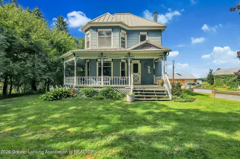 Exterior - 105 E Columbia Rd, Mason, MI 48854 photo 2 of 7