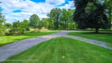 Exterior - 105 E Columbia Rd, Mason, MI 48854 photo 6 of 7