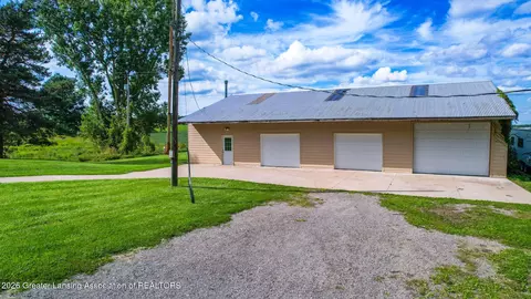 Exterior - 105 E Columbia Rd, Mason, MI 48854 photo 7 of 7