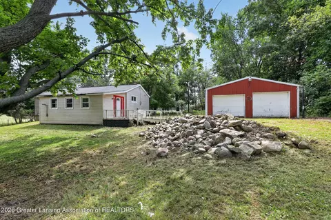 1600 Decamp Rd, Stockbridge, MI 49285