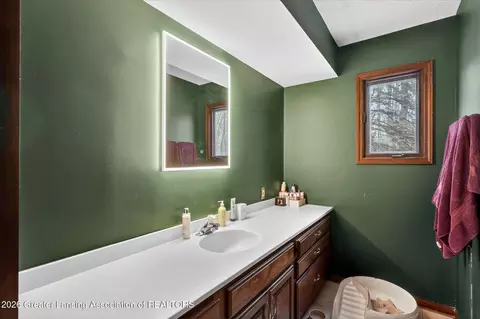 Bath - 4330 Cornell Rd, Okemos, MI 48864 photo 2 of 5