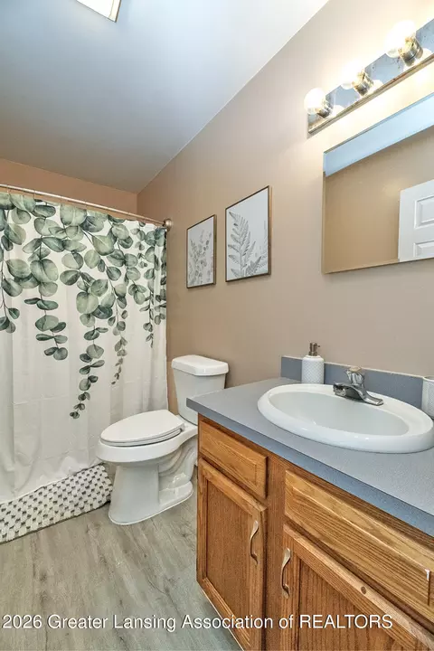 Bath - 606 Locust St, Dewitt, MI 48820 photo 3 of 4