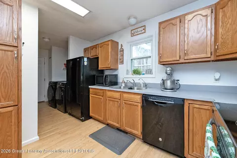 Kitchen - 606 Locust St, Dewitt, MI 48820 photo 2 of 2
