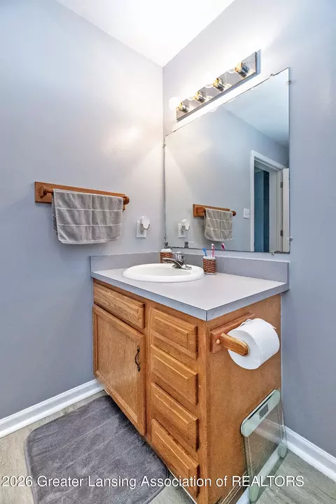 Bath - 606 Locust St, Dewitt, MI 48820 photo 1 of 4