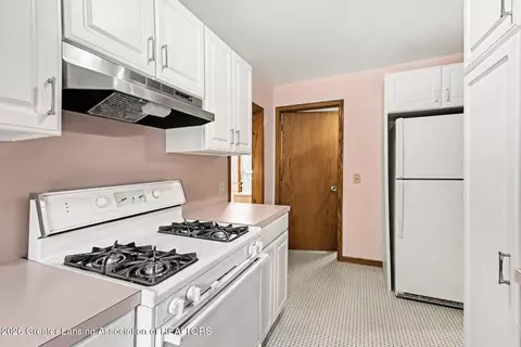 Kitchen - 309 Burgess St, Lyons, MI 48851 photo 2 of 2
