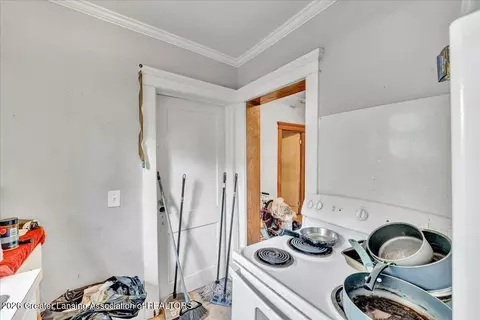 Entry Way - 121 Smith Ave, Lansing, MI 48910 photo 3 of 3