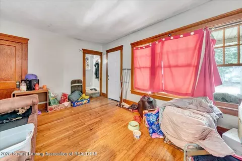 Entry Way - 121 Smith Ave, Lansing, MI 48910 photo 1 of 3
